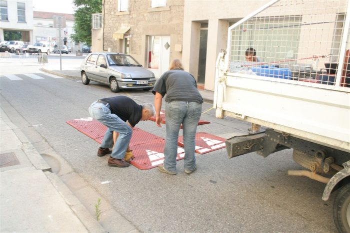Ralentisseurs, chicanes, dos d&rsquo;ânes&nbsp;: stop aux entraves à la circulation !